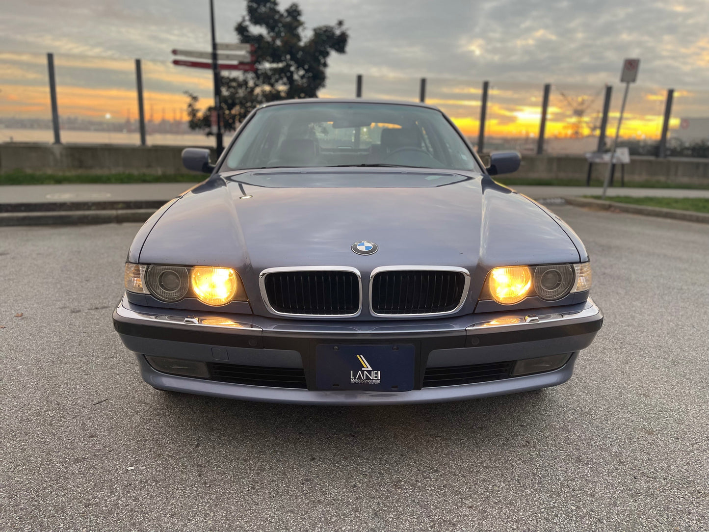 2001 BMW 740iL