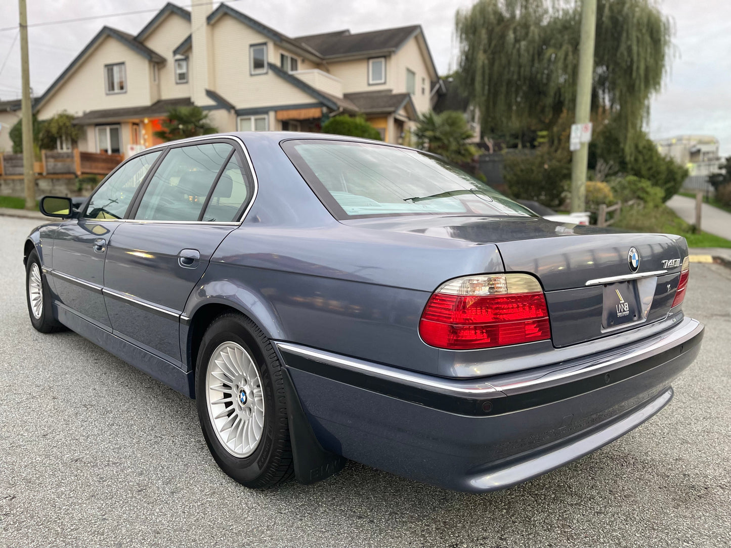 2001 BMW 740iL