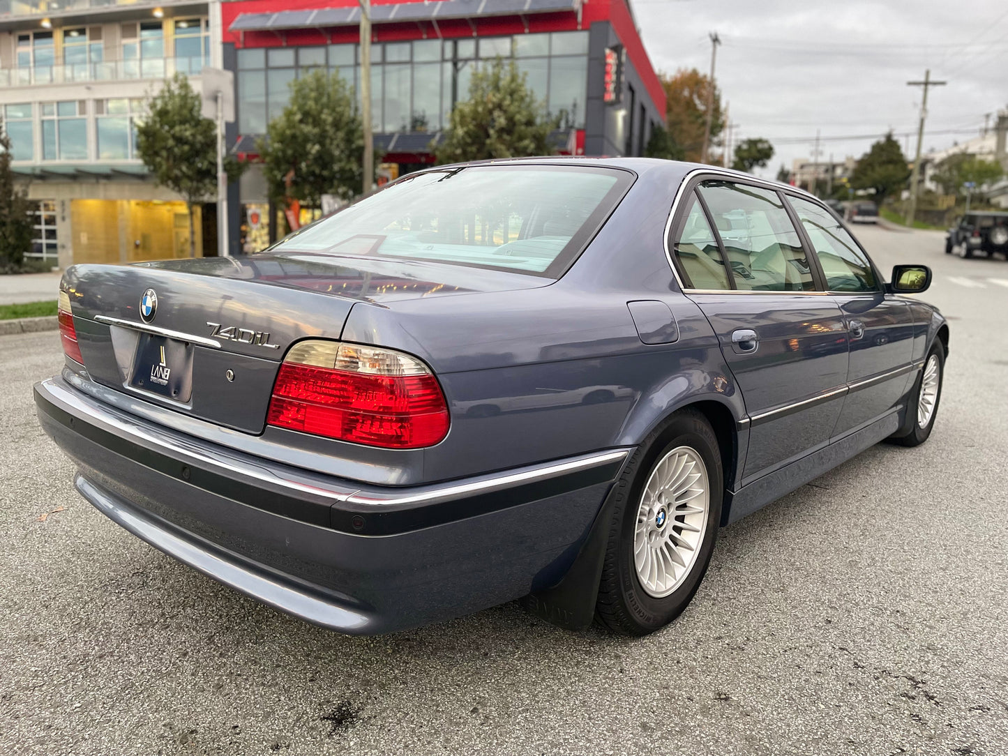 2001 BMW 740iL