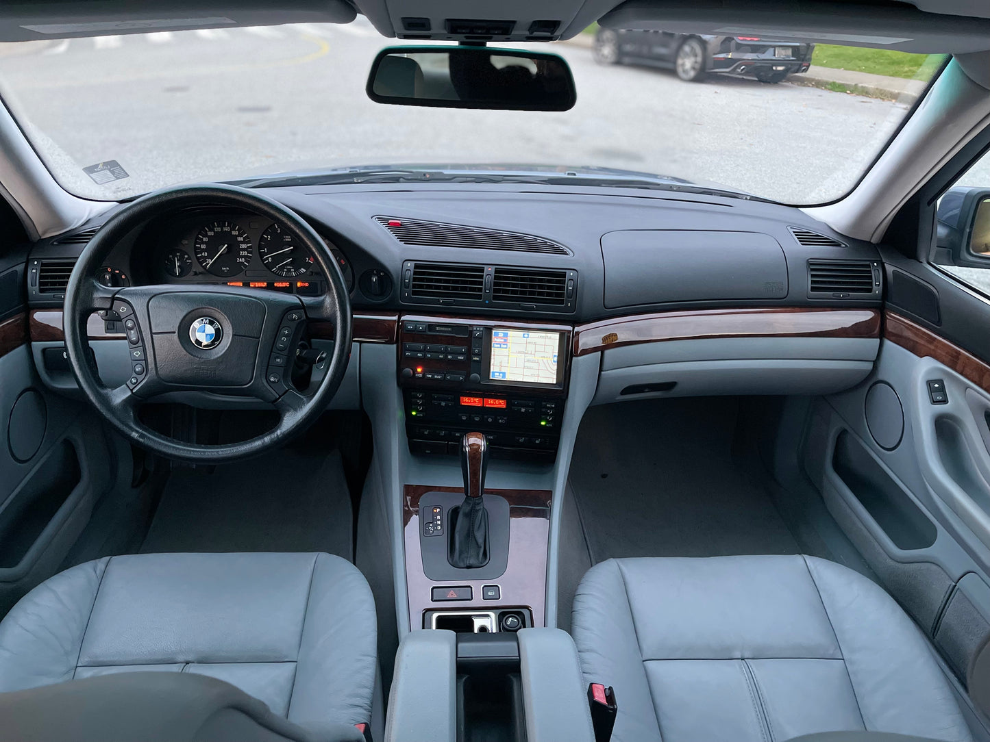 2001 BMW 740iL