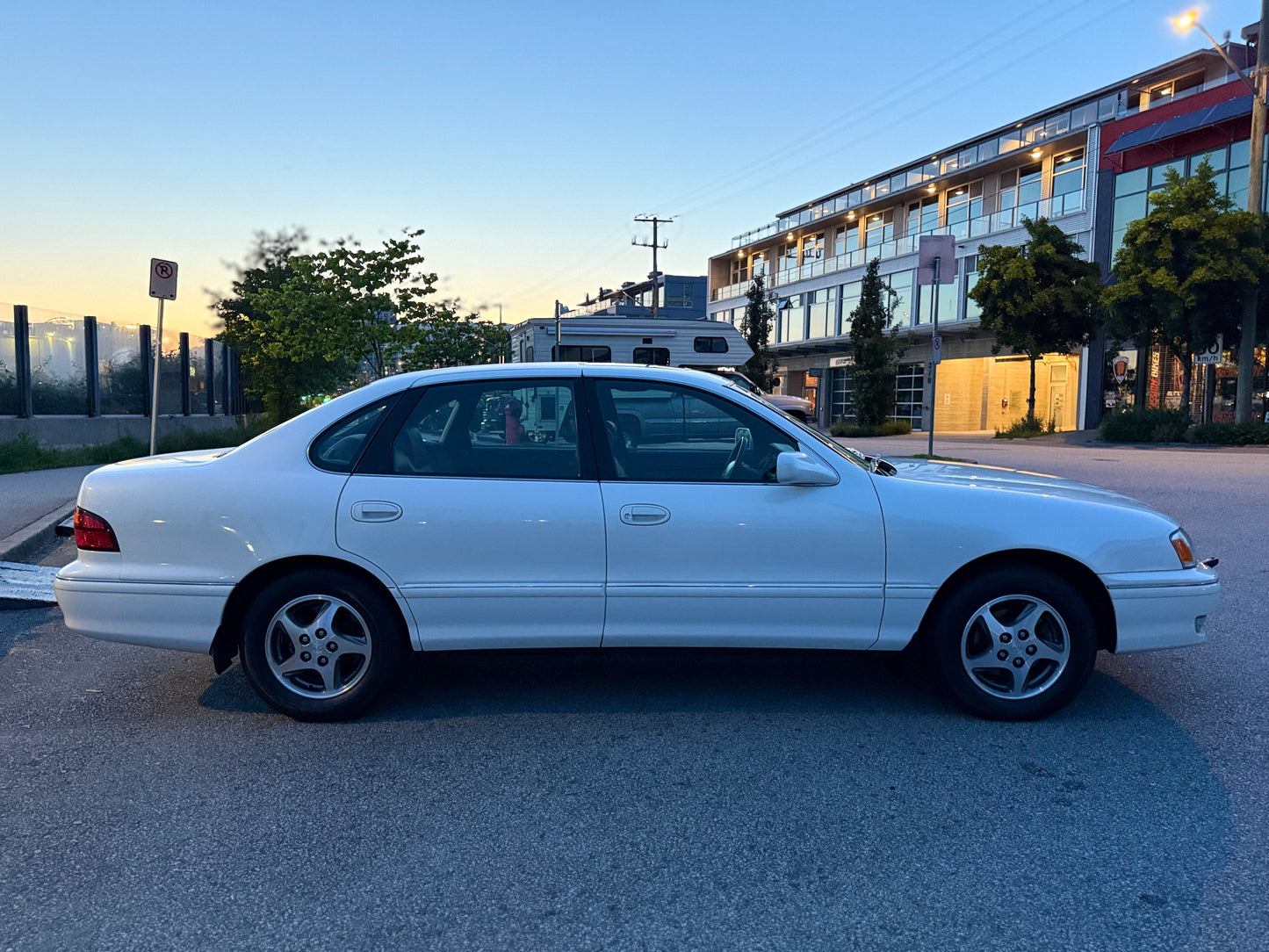 1998 Toyota Avalon XLS