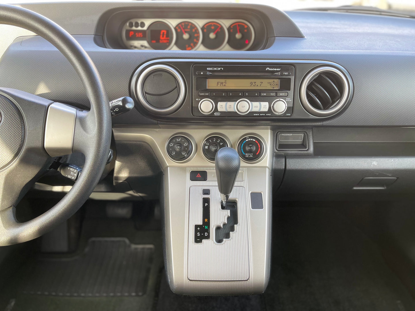 2009 TOYOTA SCION XB