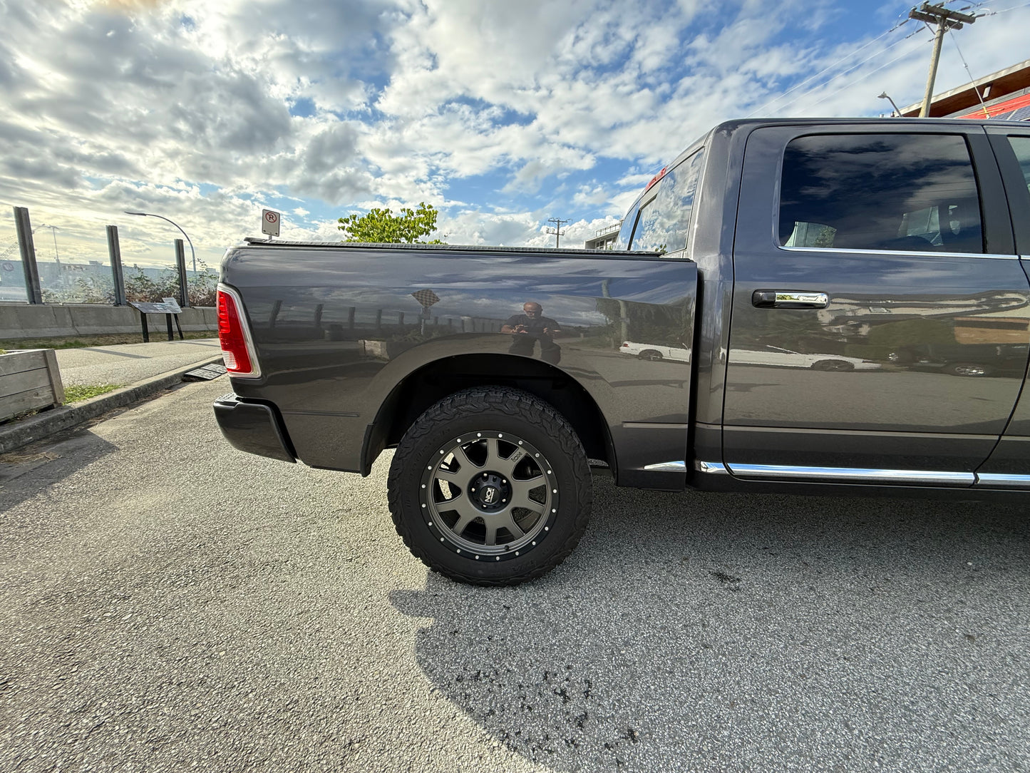 2016 RAM 1500 Limited 4WD Crew Cab 140.5"