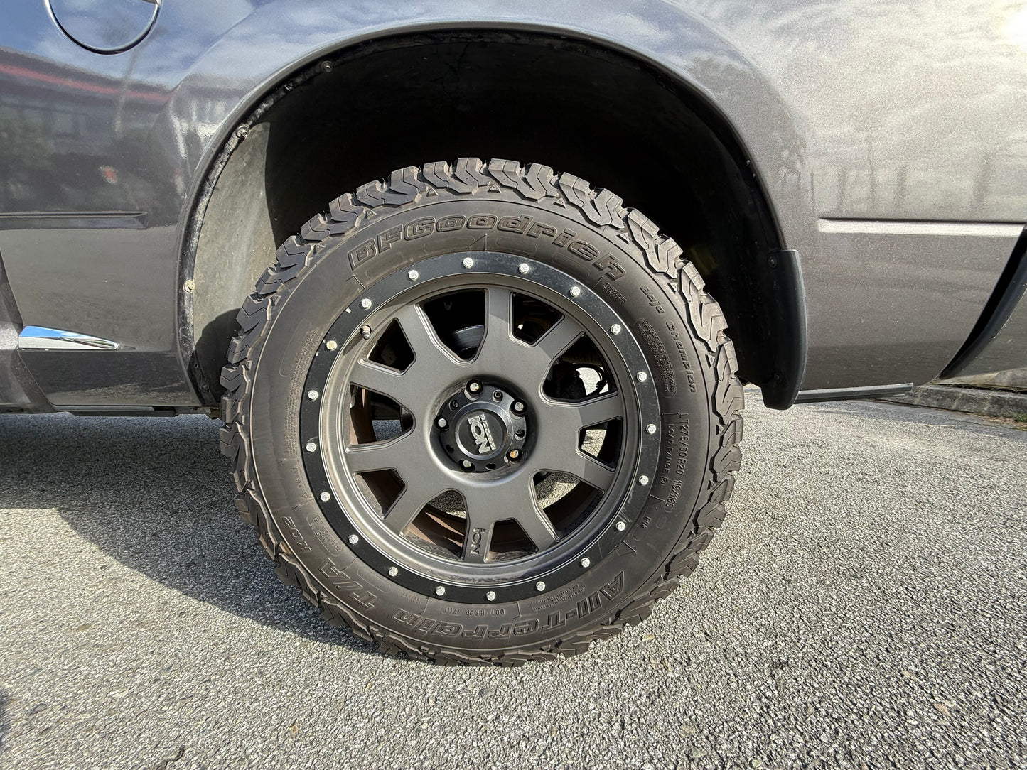 2016 RAM 1500 Limited 4WD Crew Cab 140.5"