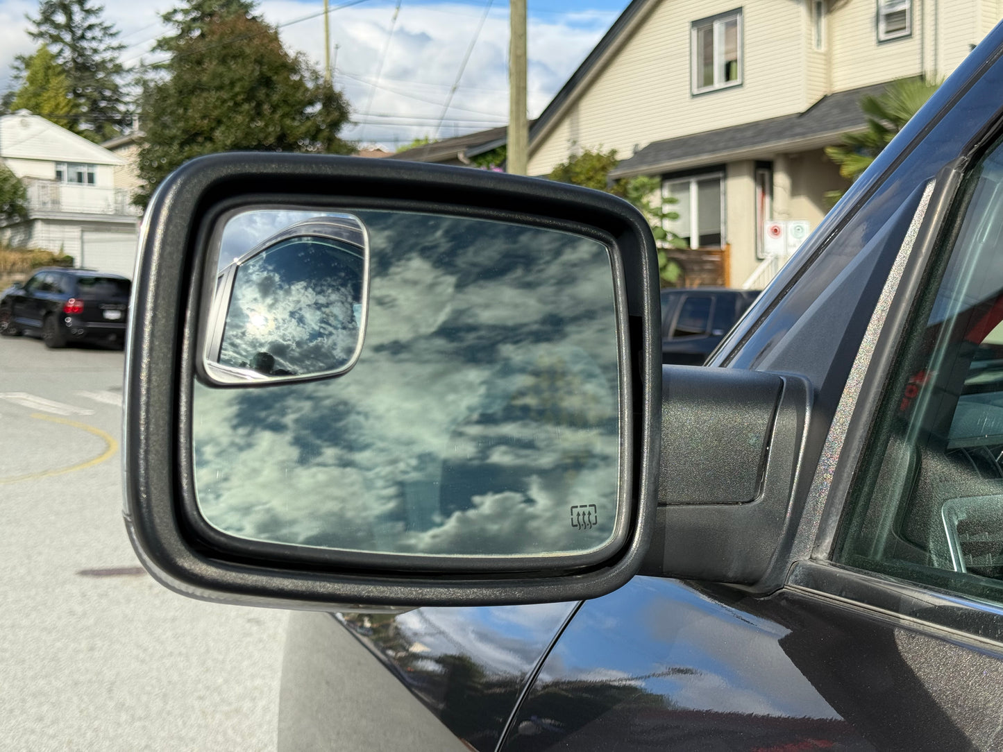 2016 RAM 1500 Limited 4WD Crew Cab 140.5"