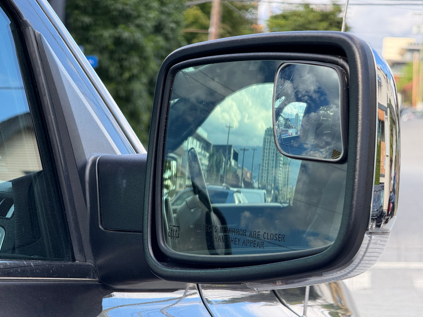 2016 RAM 1500 Limited 4WD Crew Cab 140.5"