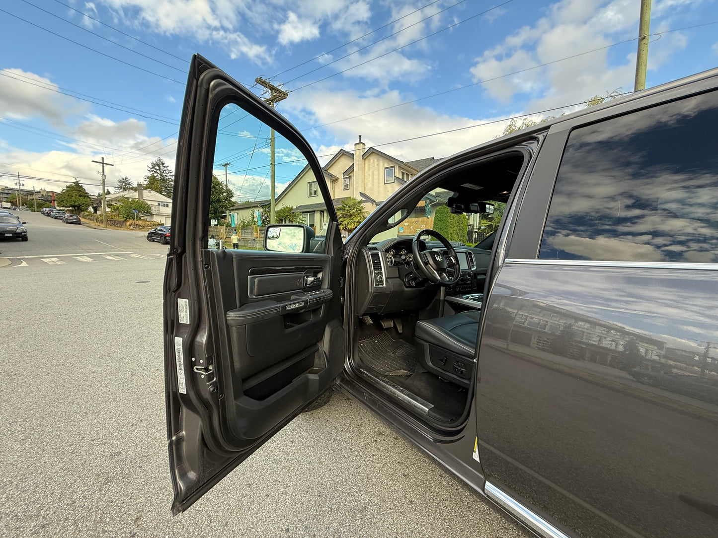 2016 RAM 1500 Limited 4WD Crew Cab 140.5"