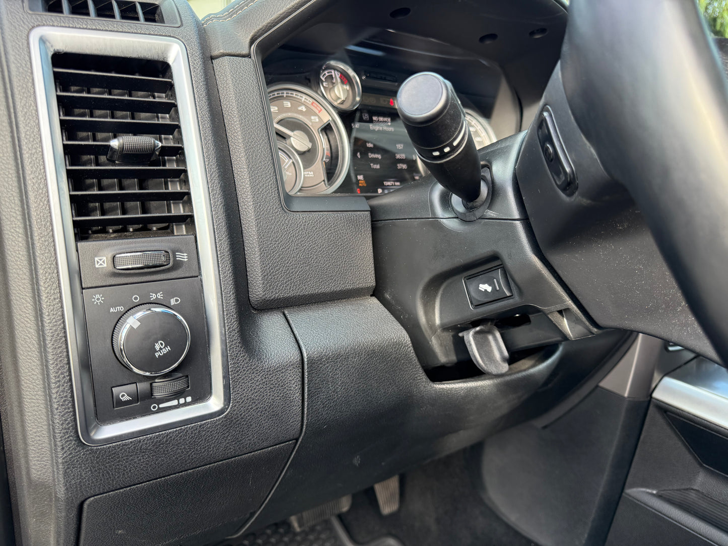 2016 RAM 1500 Limited 4WD Crew Cab 140.5"