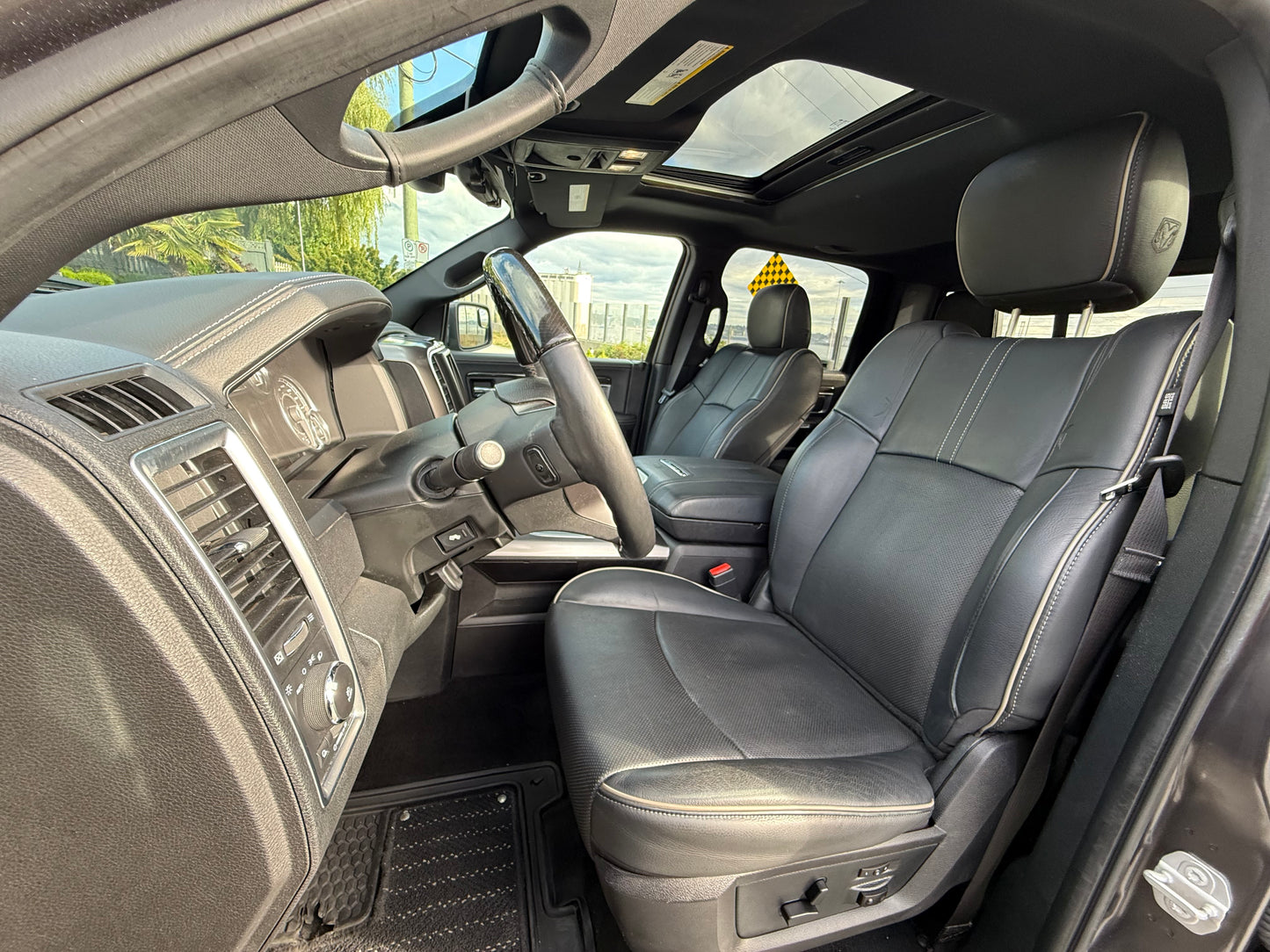 2016 RAM 1500 Limited 4WD Crew Cab 140.5"