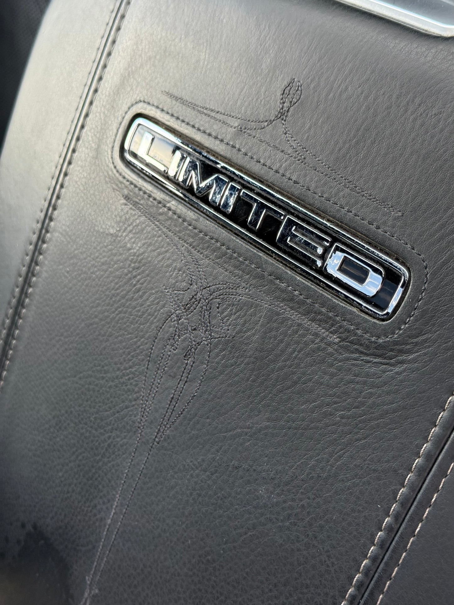 2016 RAM 1500 Limited 4WD Crew Cab 140.5"