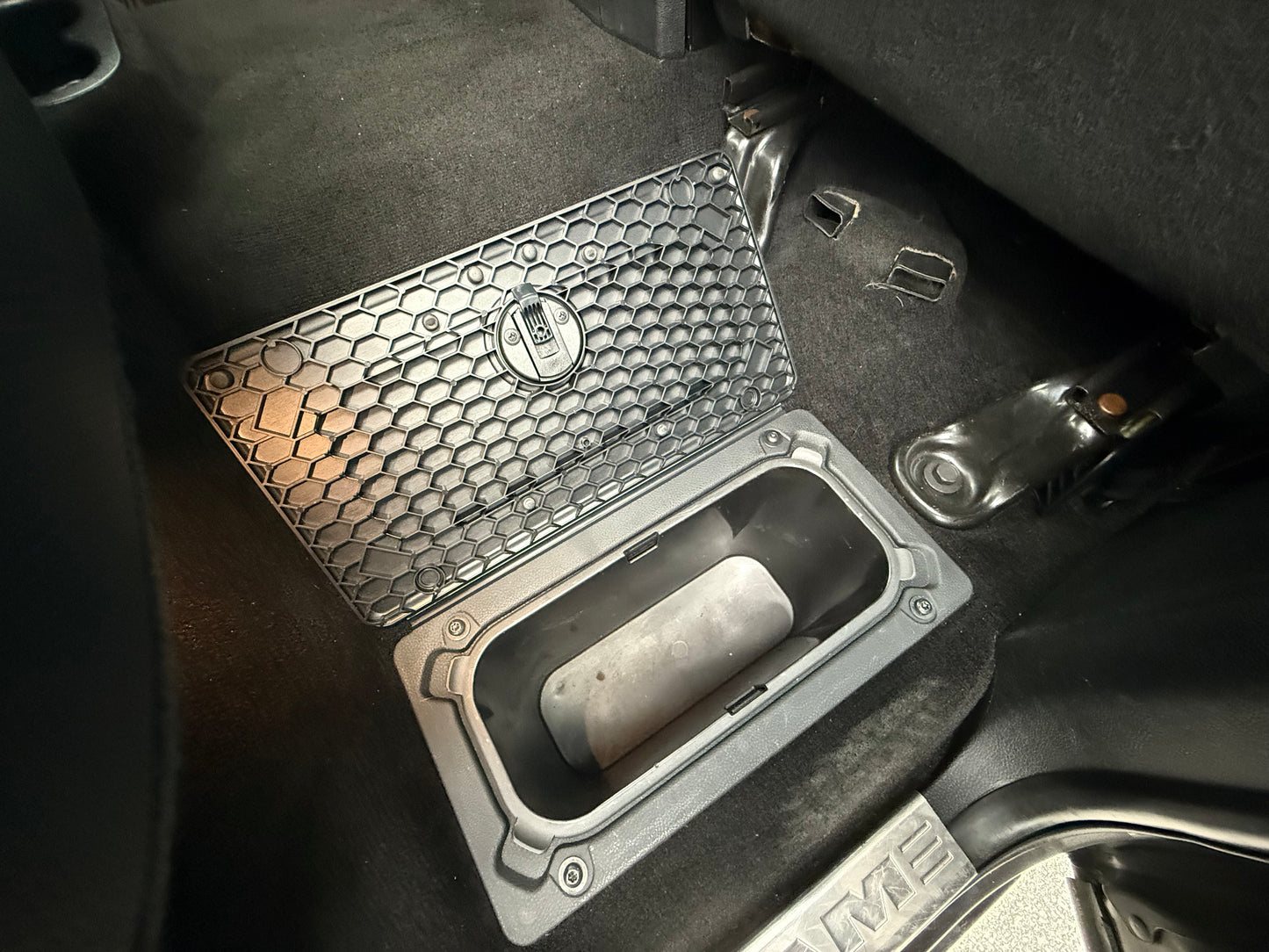 2016 RAM 1500 Limited 4WD Crew Cab 140.5"