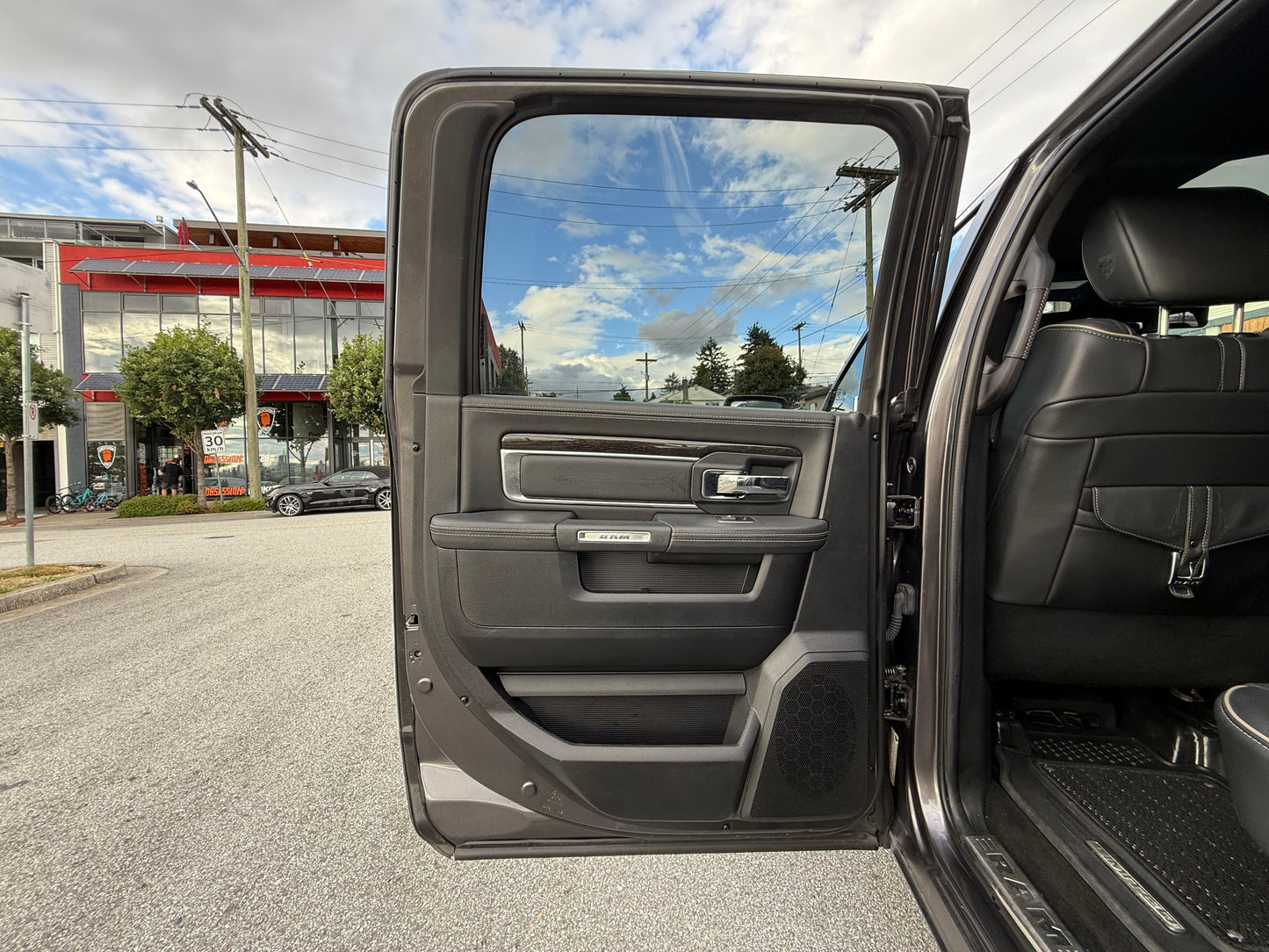 2016 RAM 1500 Limited 4WD Crew Cab 140.5"