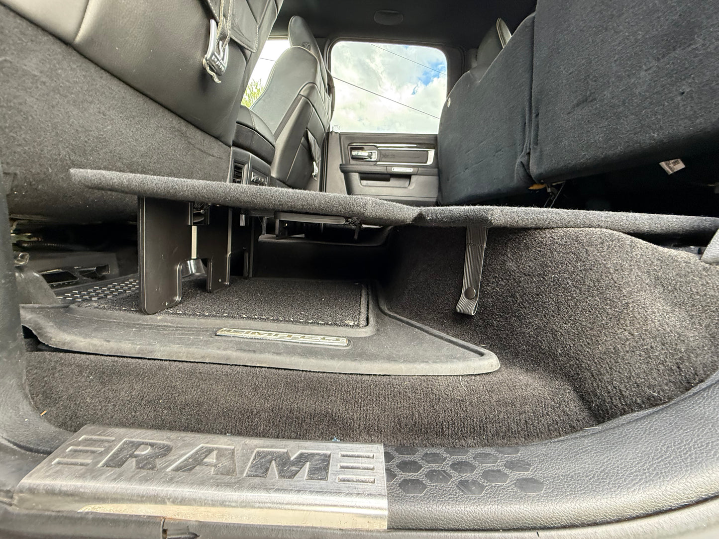 2016 RAM 1500 Limited 4WD Crew Cab 140.5"