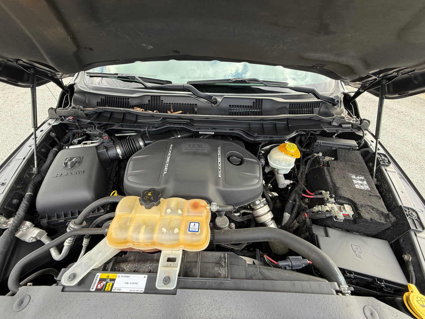 2016 RAM 1500 Limited 4WD Crew Cab 140.5"