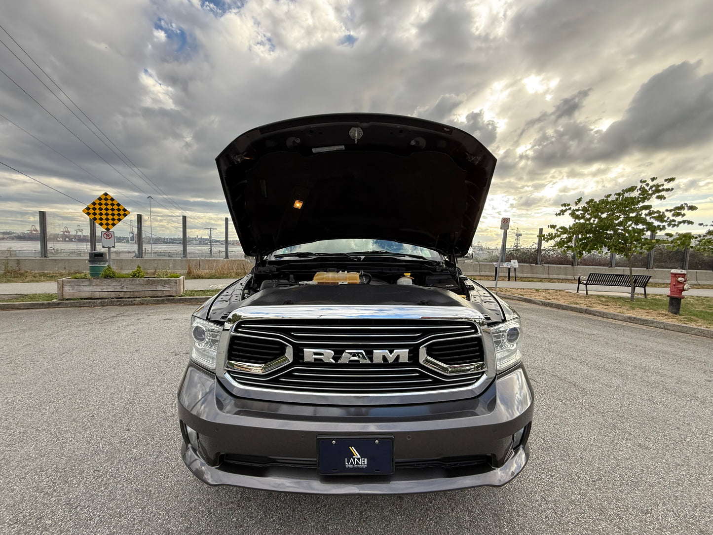 2016 RAM 1500 Limited 4WD Crew Cab 140.5"