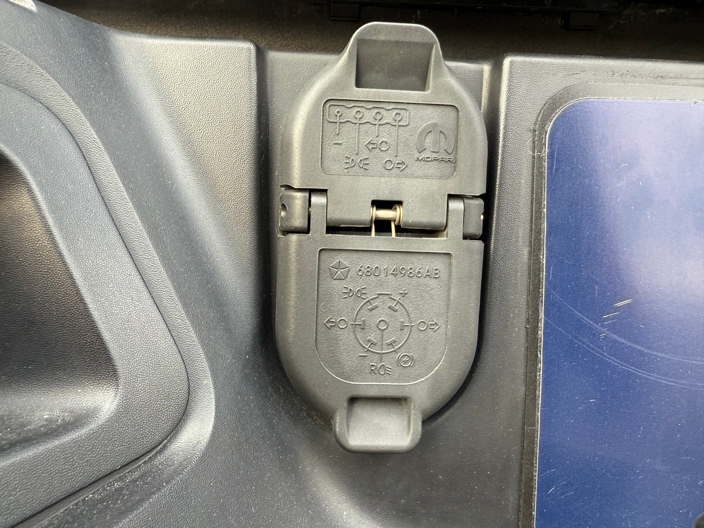 2016 RAM 1500 Limited 4WD Crew Cab 140.5"