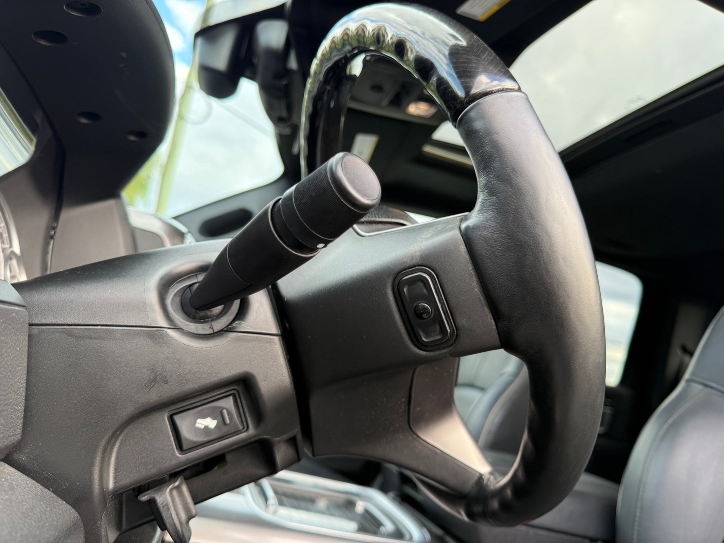 2016 RAM 1500 Limited 4WD Crew Cab 140.5"