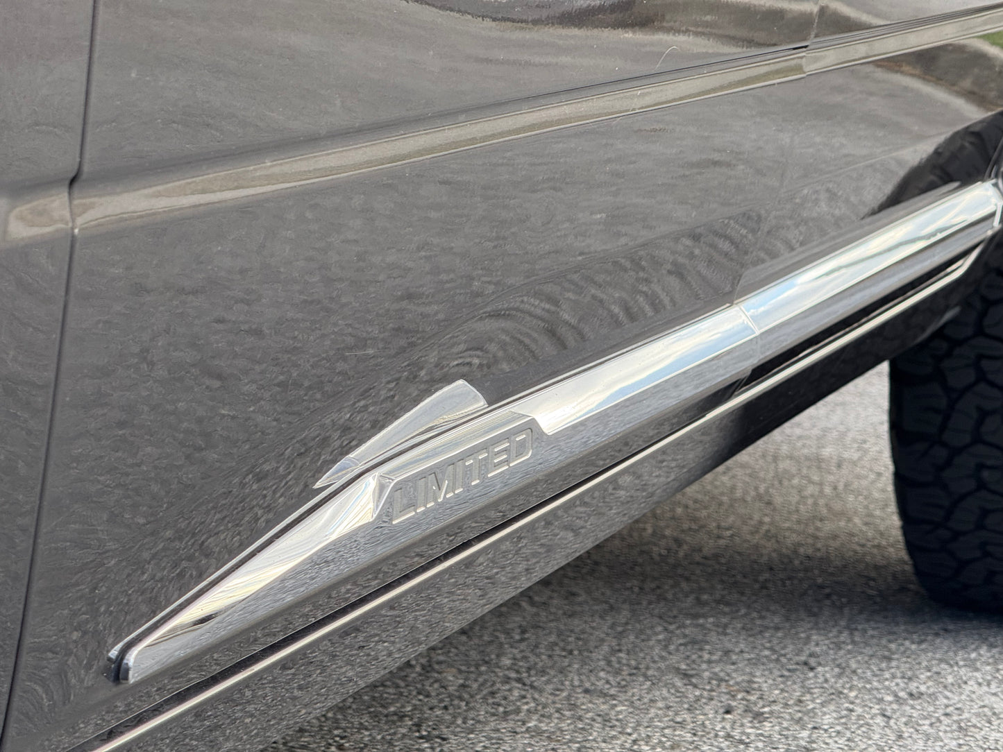 2016 RAM 1500 Limited 4WD Crew Cab 140.5"