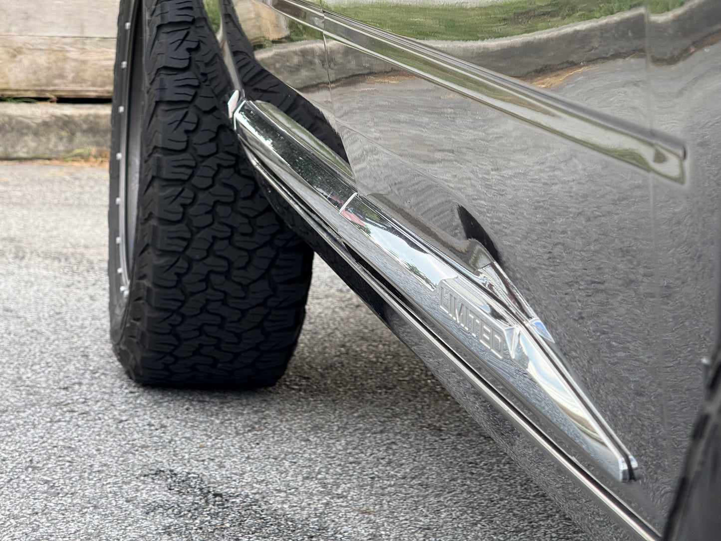 2016 RAM 1500 Limited 4WD Crew Cab 140.5"