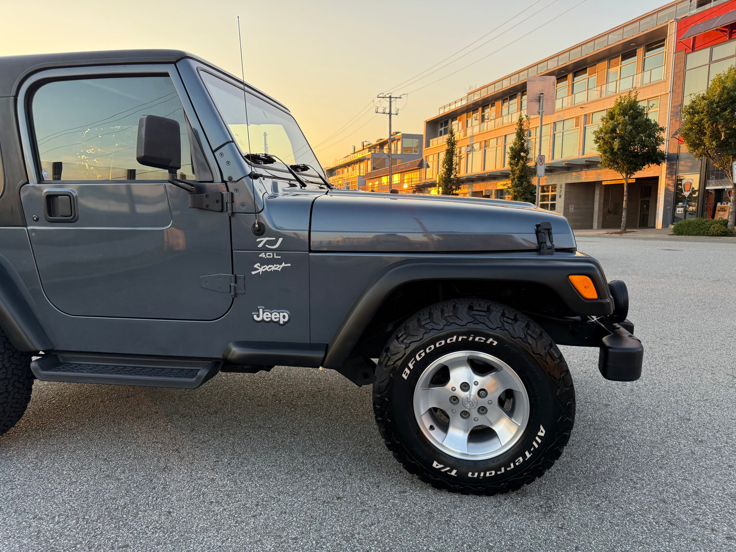 Jeep Wrangler TJ Sport – Manual, 4WD