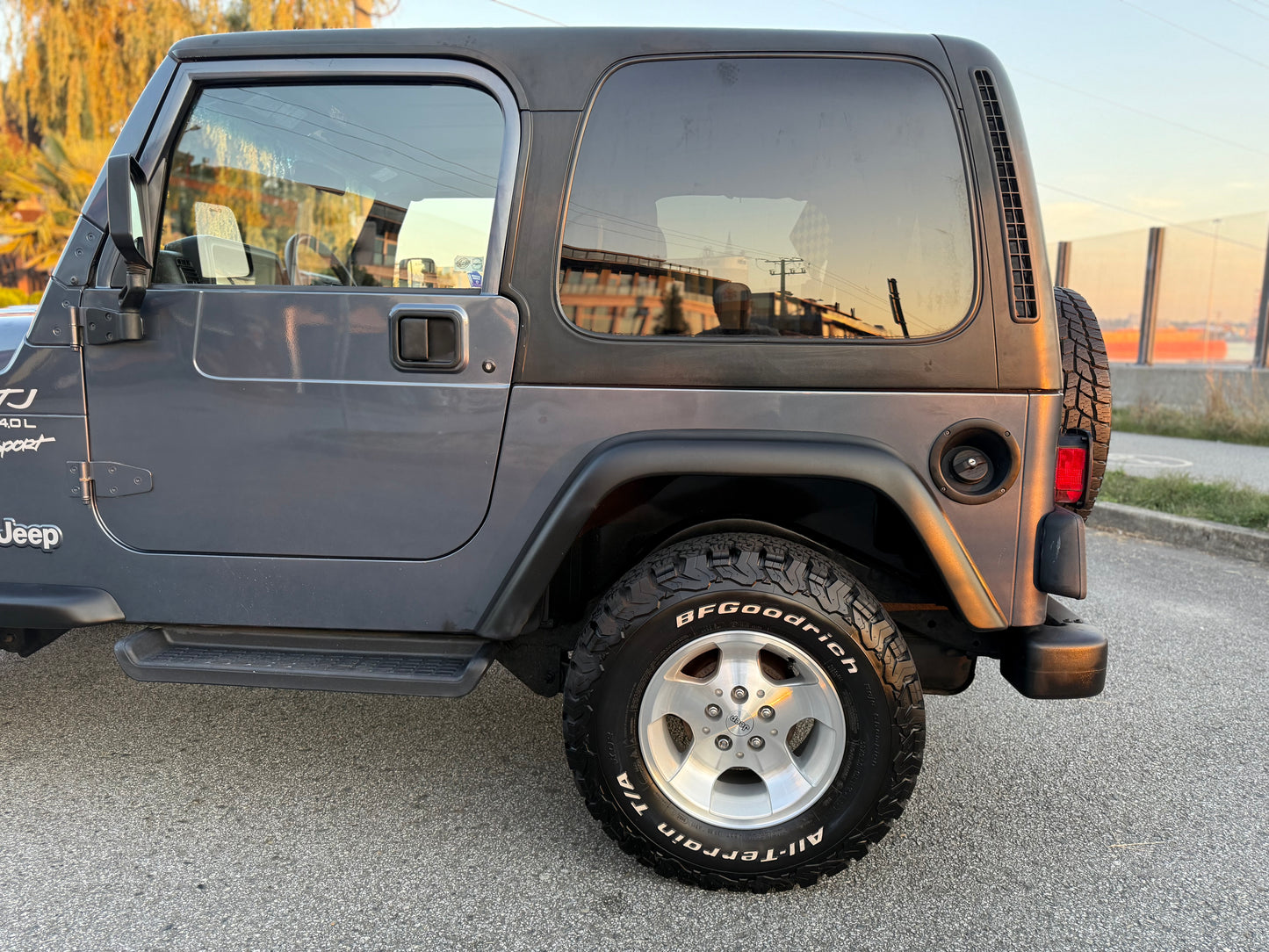 Jeep Wrangler TJ Sport – Manual, 4WD