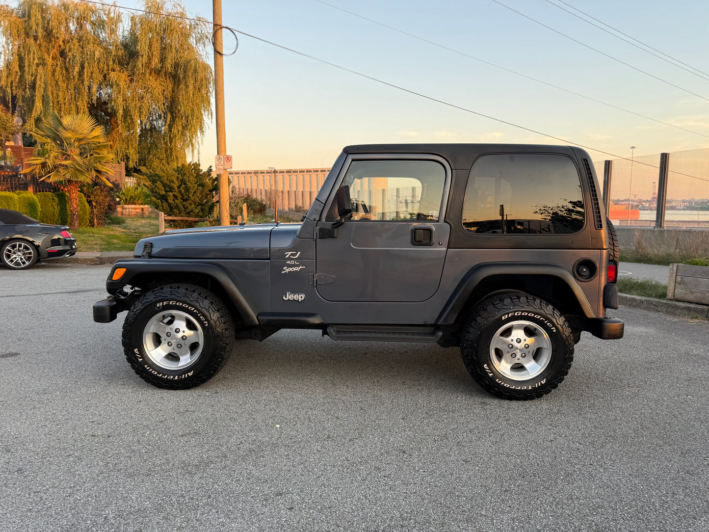 Jeep Wrangler TJ Sport – Manual, 4WD