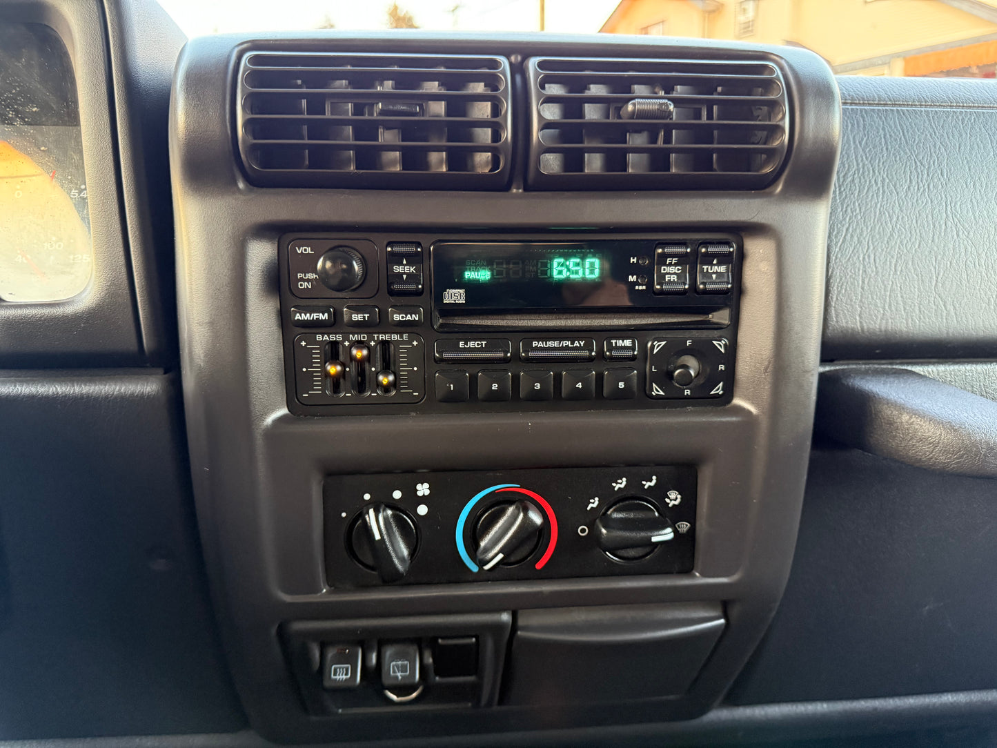 Jeep Wrangler TJ Sport – Manual, 4WD