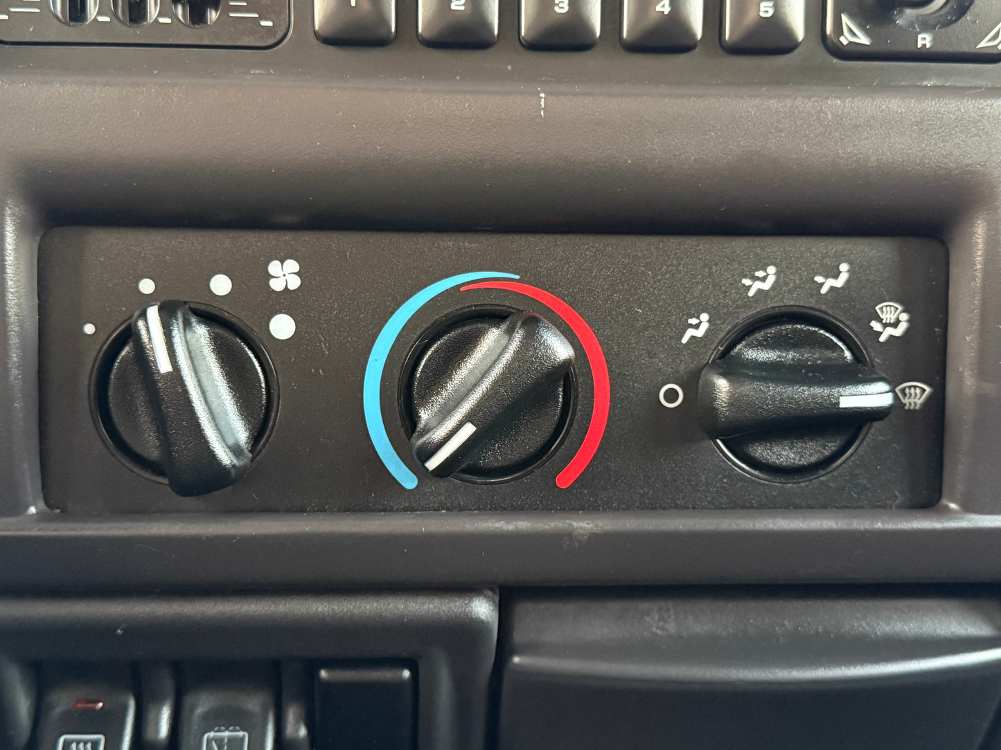 Jeep Wrangler TJ Sport – Manual, 4WD