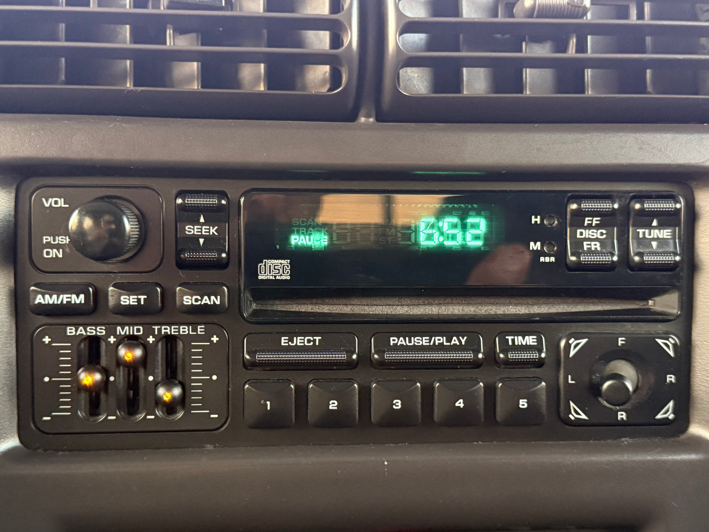 Jeep Wrangler TJ Sport – Manual, 4WD