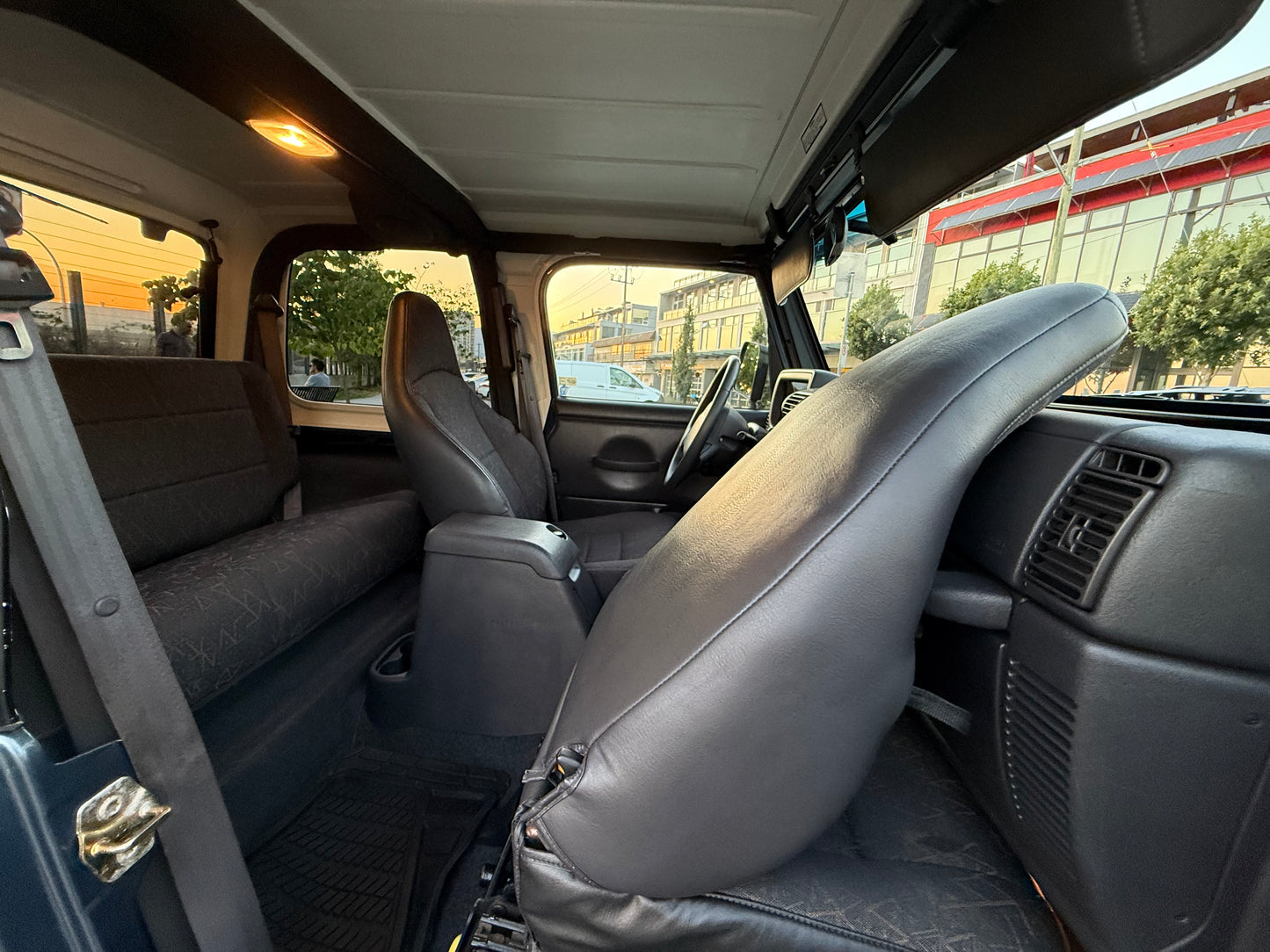 Jeep Wrangler TJ Sport – Manual, 4WD