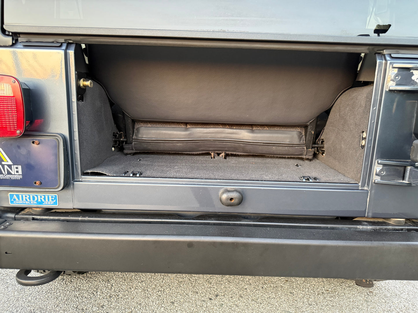 Jeep Wrangler TJ Sport – Manual, 4WD