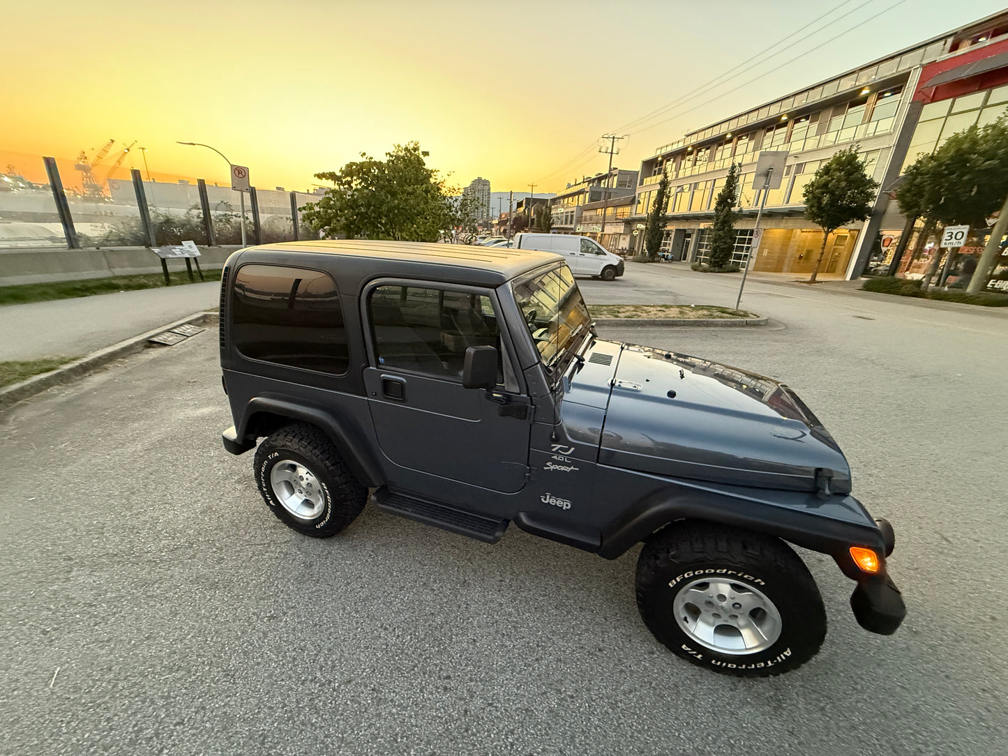 Jeep Wrangler TJ Sport – Manual, 4WD