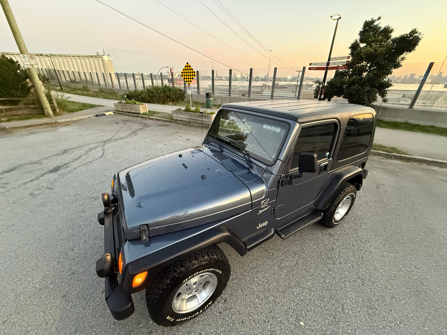 Jeep Wrangler TJ Sport – Manual, 4WD
